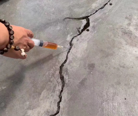 北湖混凝土裂缝修补技术详解​